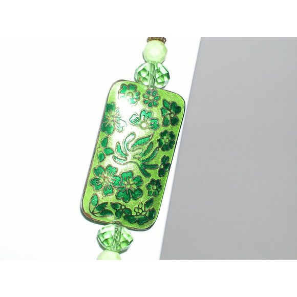 Green Beaded Necklace With Floral Rectangle Pendants & Toggle Clasp - Picture 3 of 4